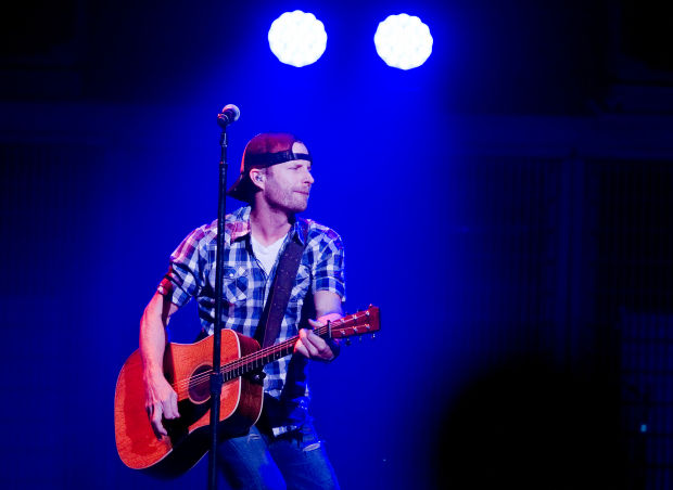 Dierks Bentley, 10/10/2013